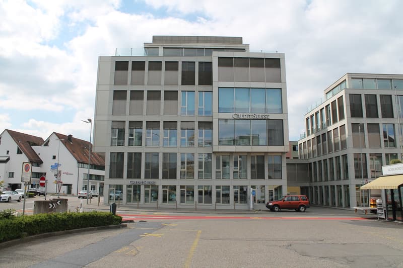 290 m2 modernste, repräsentativste und zentralste Bürofläche im steuergünstigen Pfäffikon SZ (2)