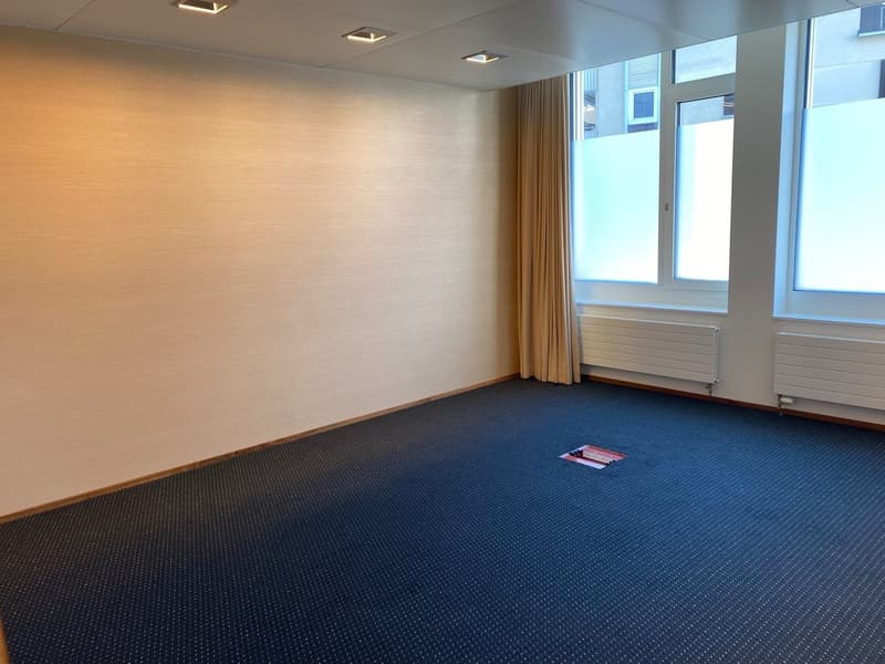 290 m2 modernste, repräsentativste und zentralste Bürofläche im steuergünstigen Pfäffikon SZ (4)