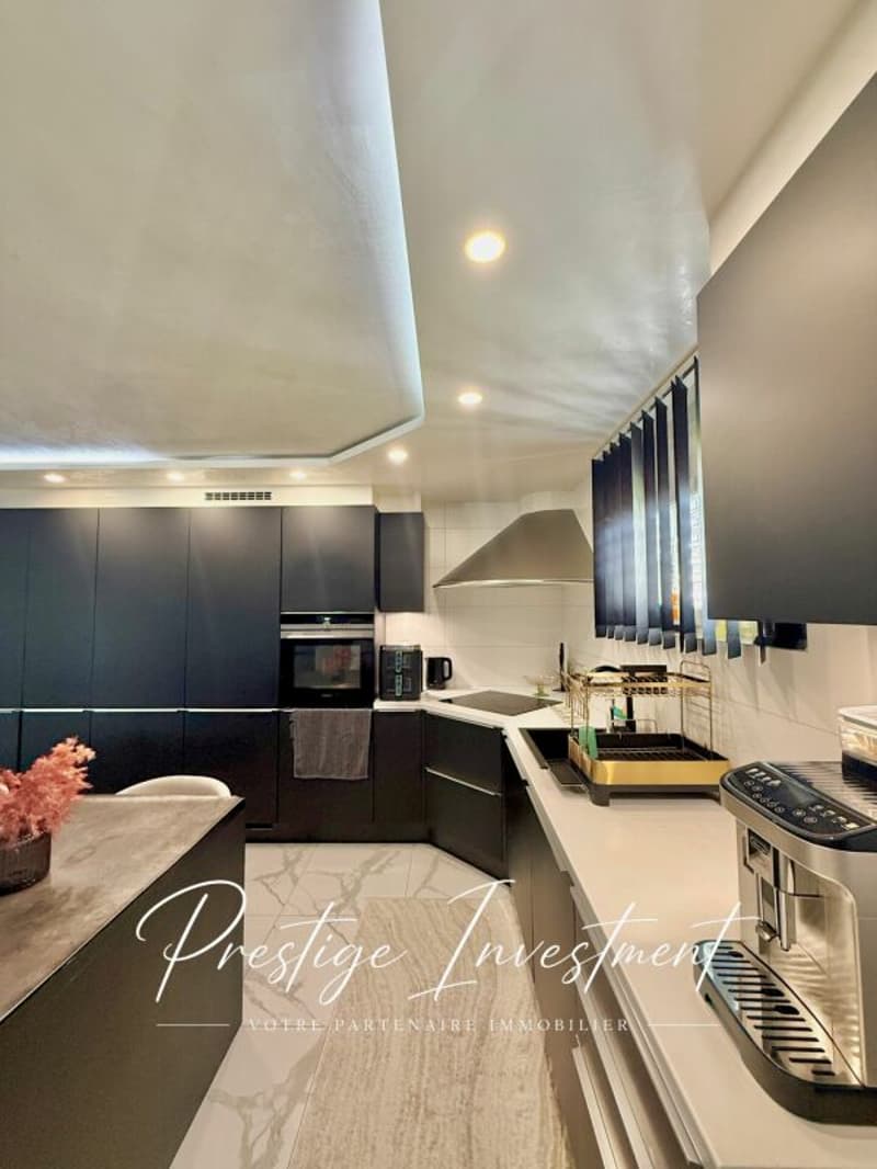 Renovated 4.5-room apartment of 132 m2 in Conthey (7)