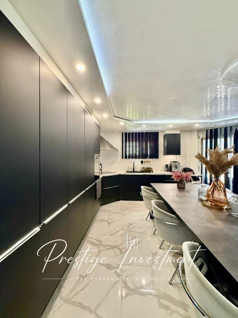 Renovated 4.5-room apartment of 132 m2 in Conthey (6)