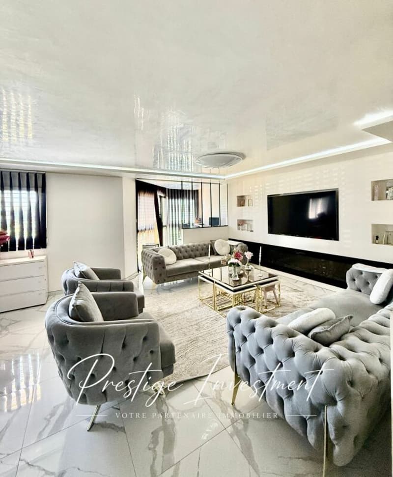 Renovated 4.5-room apartment of 132 m2 in Conthey (8)
