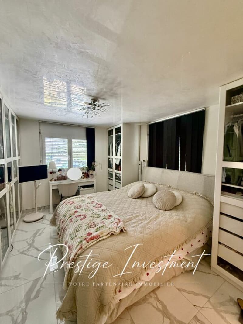 Renovated 4.5-room apartment of 132 m2 in Conthey (10)