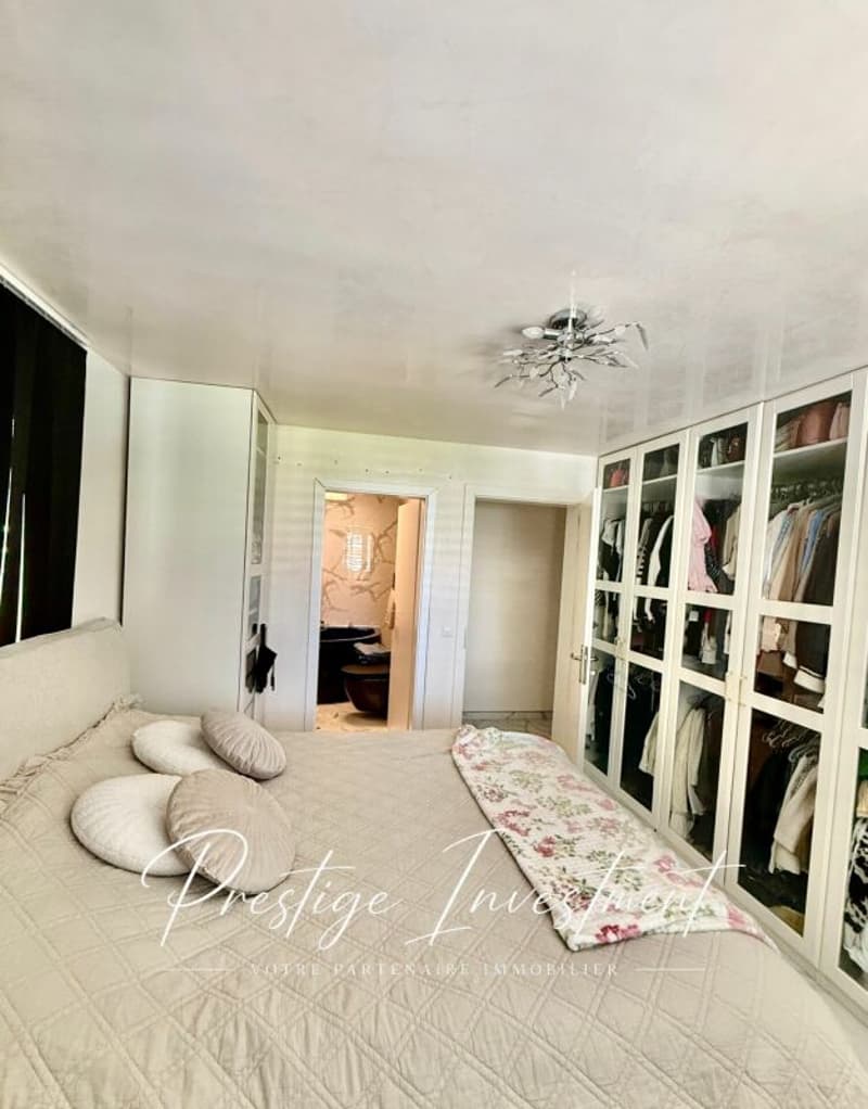Renovated 4.5-room apartment of 132 m2 in Conthey (11)