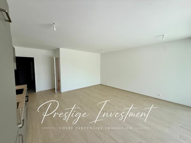 Attic with terrace, Minergie label, 2.5 rooms - Sion (3)