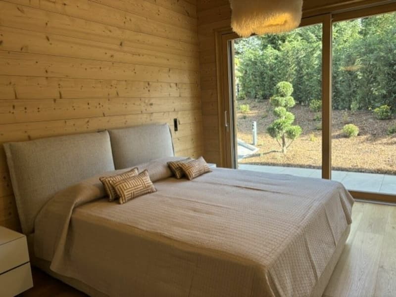Magnifique Chalet Prestige: le golf en voisin, les Alpes en horizon. (8)