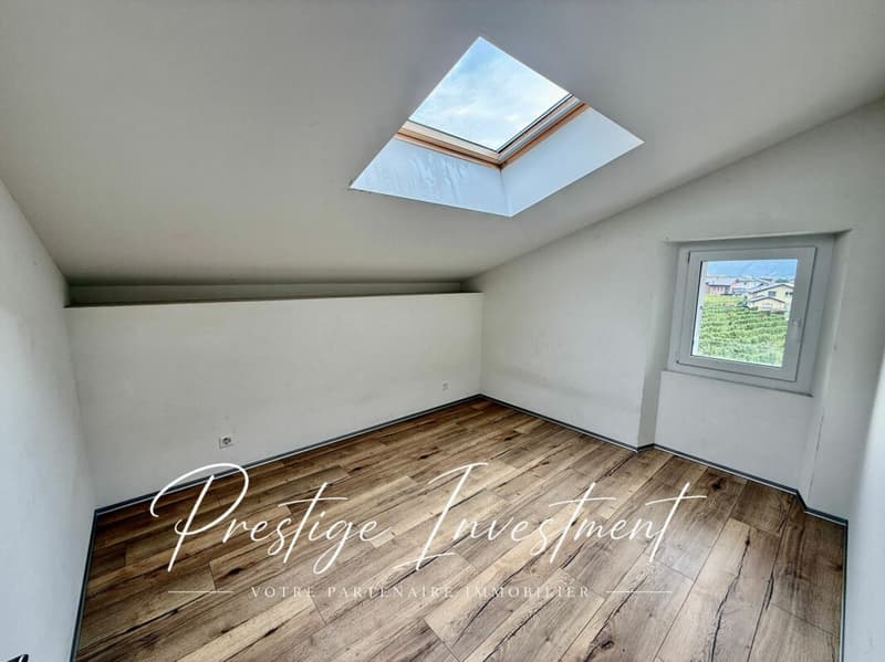 ATTIQUE - DUPLEX DE 4.5 PCES & 188 M2 - LEYTRON (13)