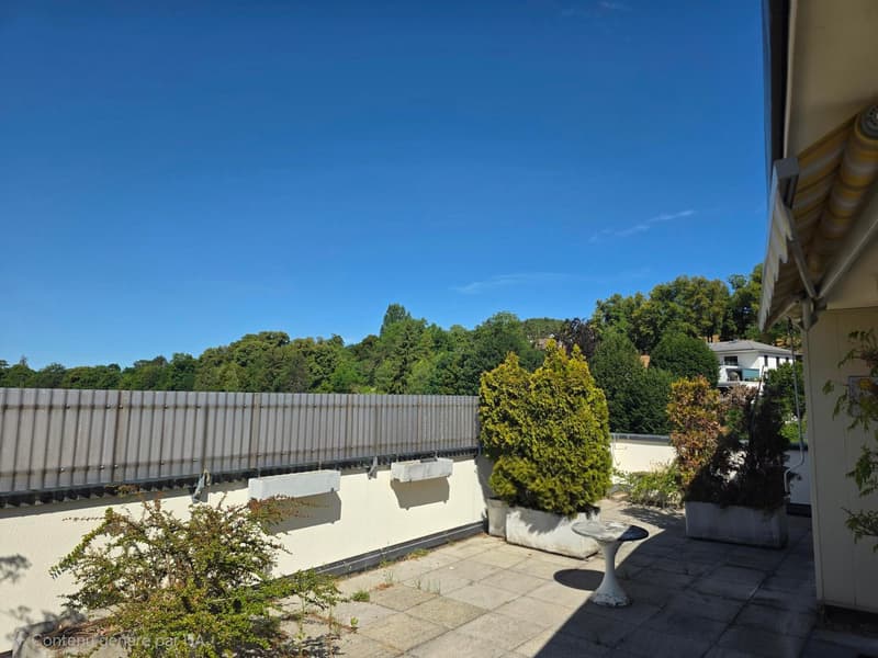 Charmant appartement en attique de 4.5 pièces à Porrentruy avec véranda (4)