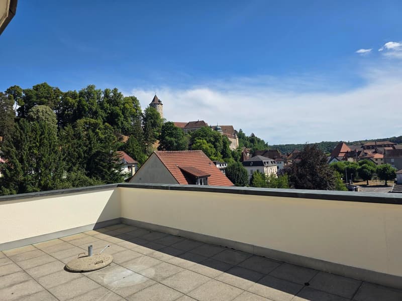 Charmant appartement en attique de 4.5 pièces à Porrentruy avec véranda (25)