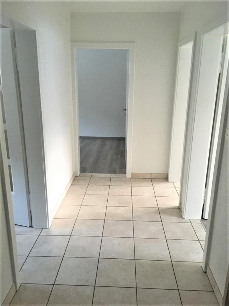 For rent: 3-room apartment with balcony - Paul-Charmillot 80, St-Imier (6)
