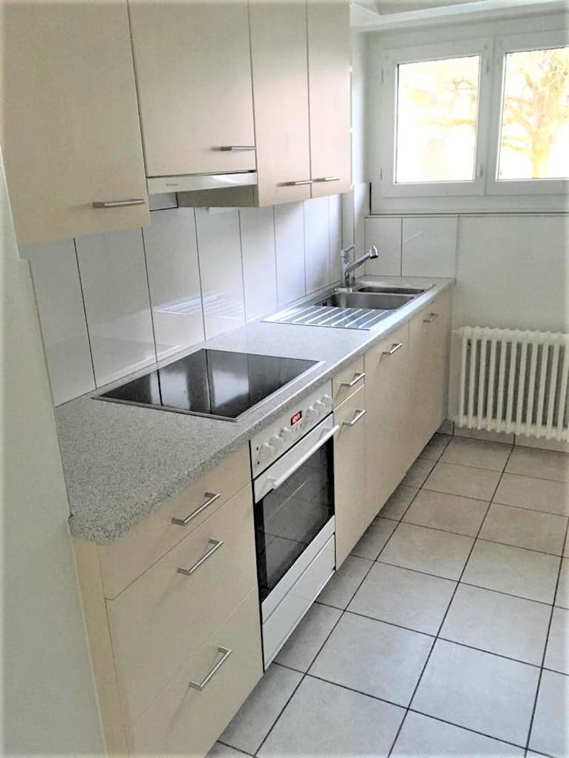 For rent: 3-room apartment with balcony - Paul-Charmillot 80, St-Imier (2)