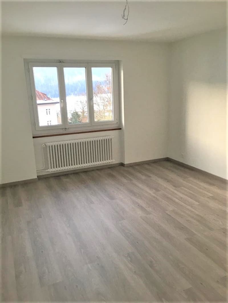 For rent: 3-room apartment with balcony - Paul-Charmillot 80, St-Imier (3)
