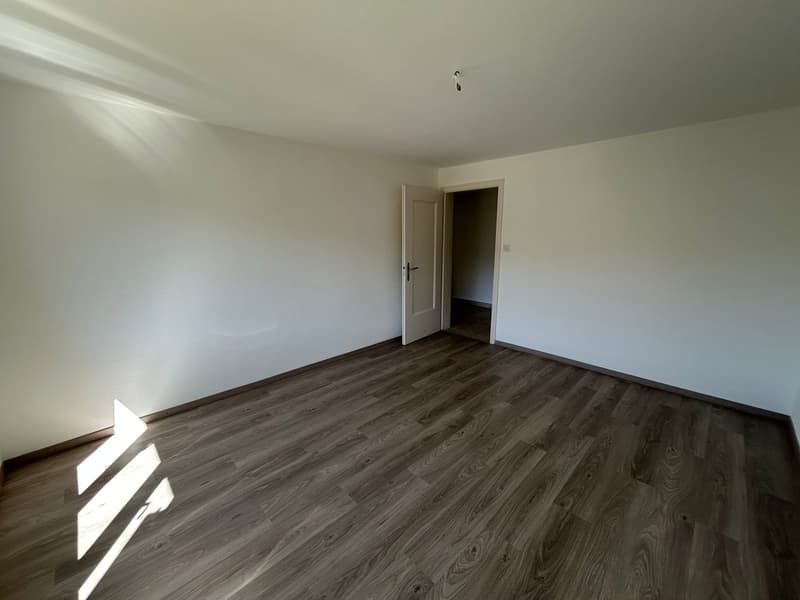 A louer: appartement de 3 pièces avec balcon - Paul-Charmillot 82, St-Imier (3)