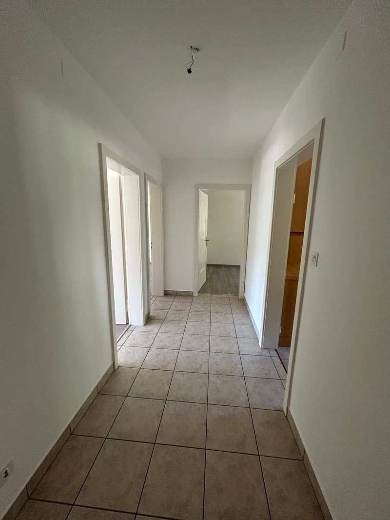 A louer: appartement de 3 pièces avec balcon - Paul-Charmillot 82, St-Imier (8)