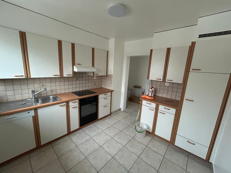 In affitto: appartamento 3 locali con balcone - Paul-Charmillot 82, St-Imier (2)
