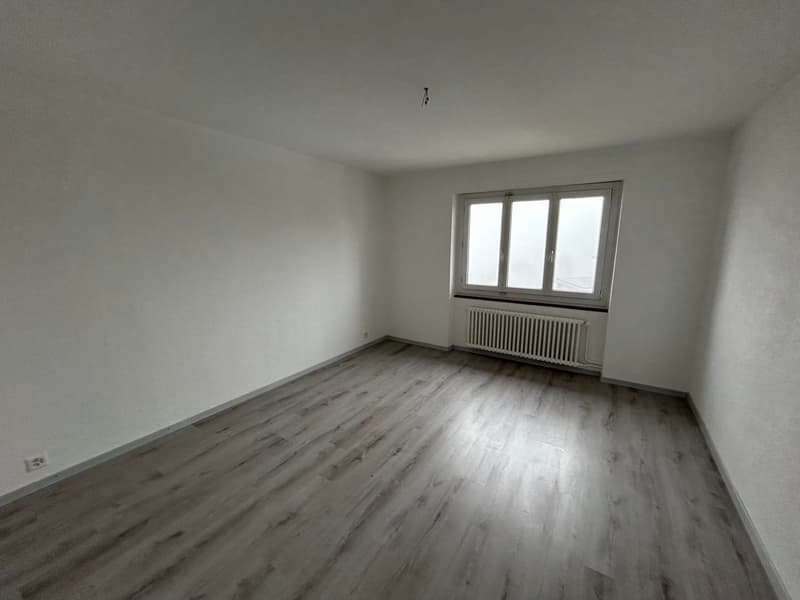In affitto: appartamento 3 locali con balcone - Paul-Charmillot 82, St-Imier (3)