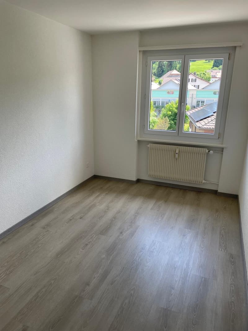 In affitto: appartamento 4 locali con balcone - Pont 10, Tramelan (4)