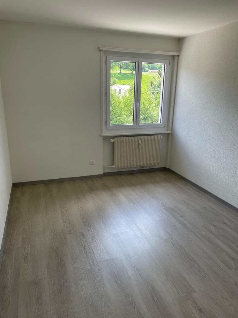 In affitto: appartamento 4 locali con balcone - Pont 10, Tramelan (3)