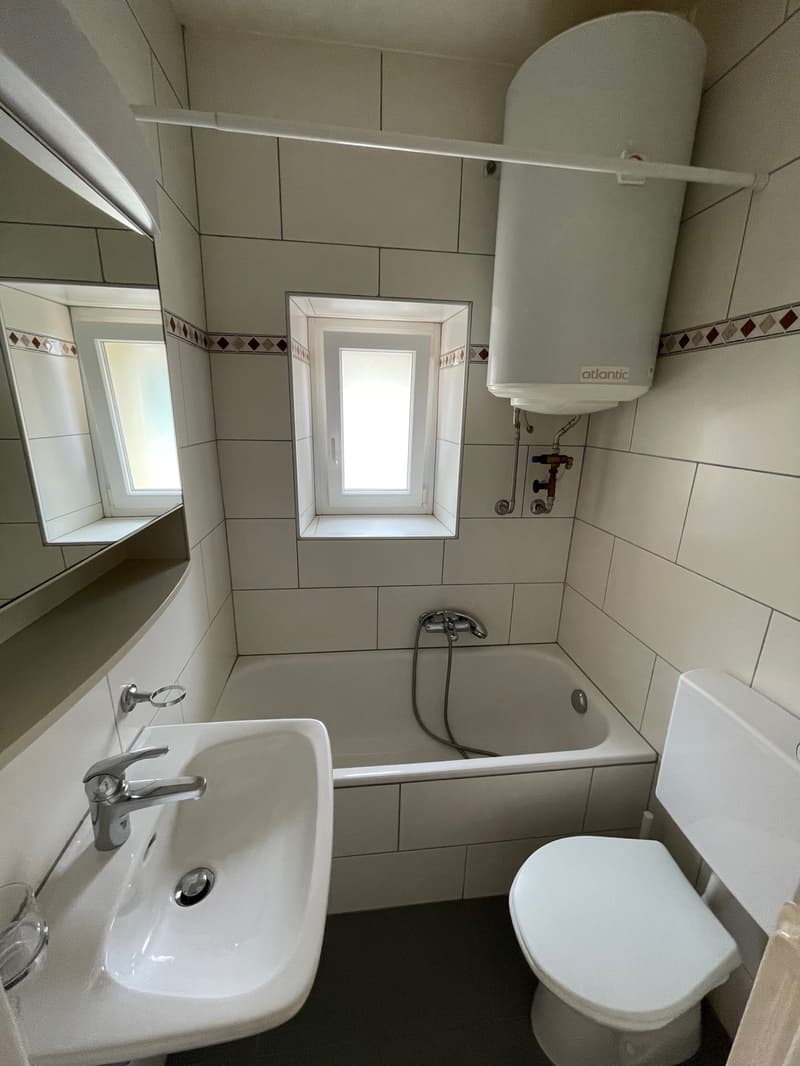 For rent: 3-room apartment with fitted kitchen - Baptiste-Savoye 38, St-Imier (4)