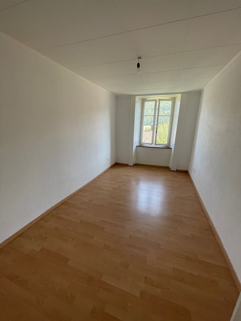 For rent: 3-room apartment with fitted kitchen - Baptiste-Savoye 38, St-Imier (6)