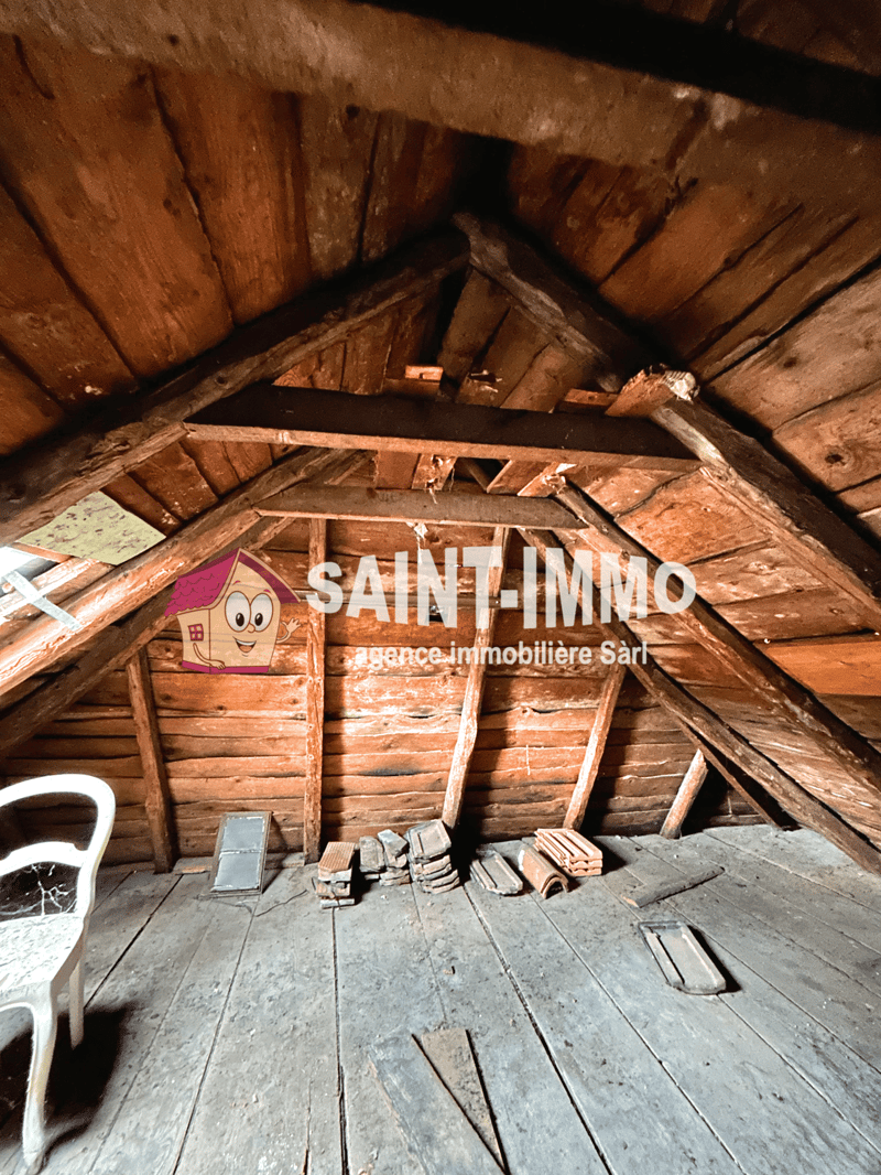 Immeuble locatif à rénover entièrement de 3 appartements, une remise / annexe et parcelle de jardin (7)