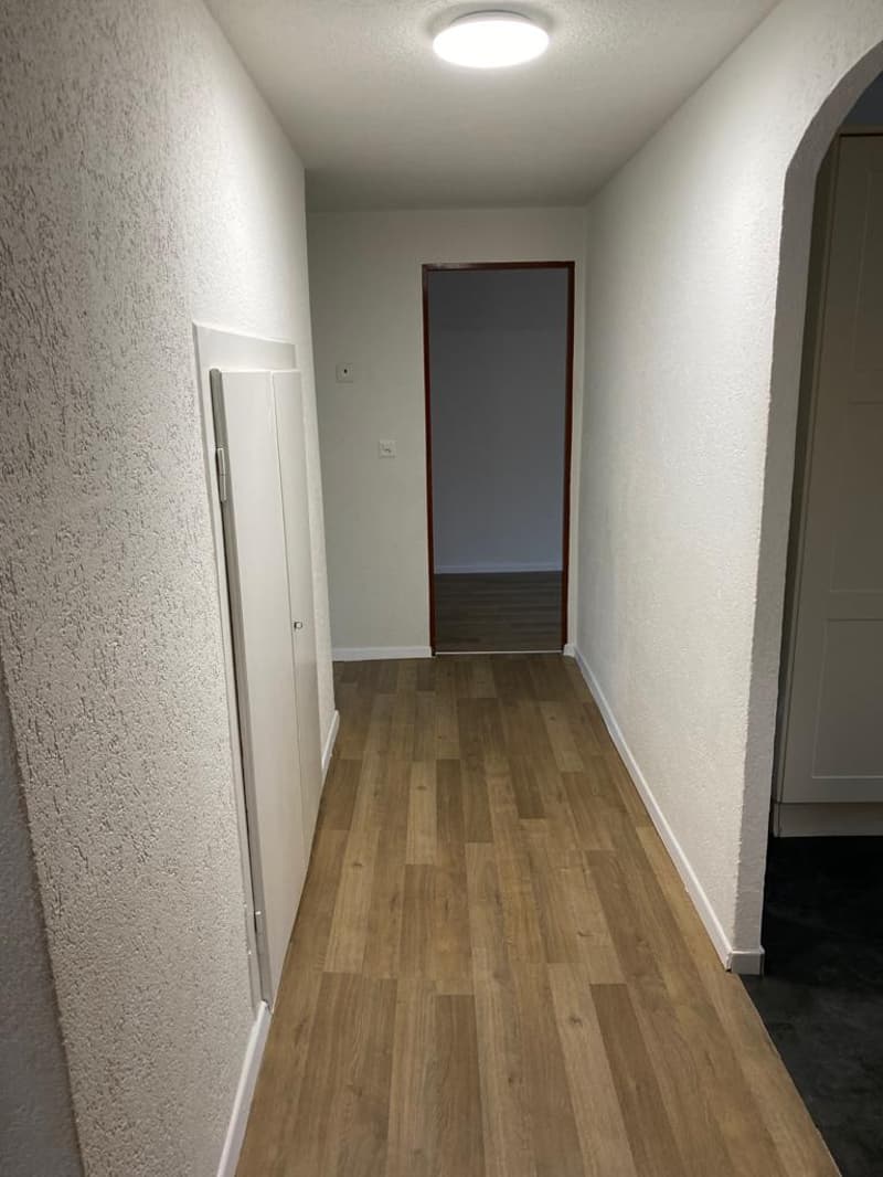 A louer: appartement 3 pièces - Place du 16 Mars 8, St-Imier (5)