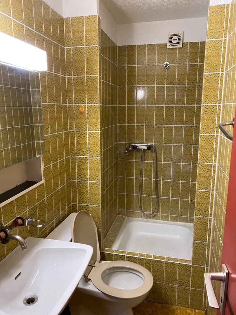 A louer: appartement 3 pièces - Place du 16 Mars 8, St-Imier (6)
