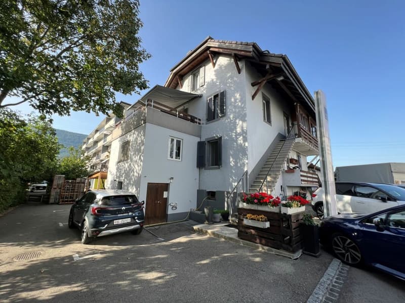 Saint-Blaise - Grande officina con uffici e showroom annesso a una casa di 2 unità abitative (18)