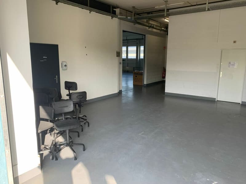 Superficie commerciale in affitto: 328 m2 a piano terra (3)