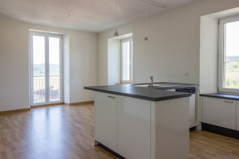 Lac 4, Les Brenets - 5-Zimmer-Wohnung mit Balkon im 2. Stock 1 Monat kostenlos! (4)