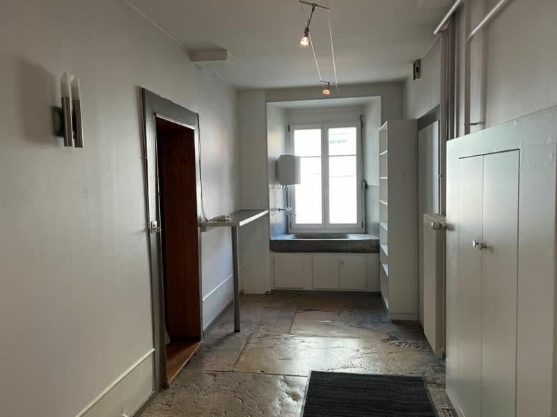 Daniel Jeanrichard 35b Lokal mit 3 Räumen und Auslage (5)