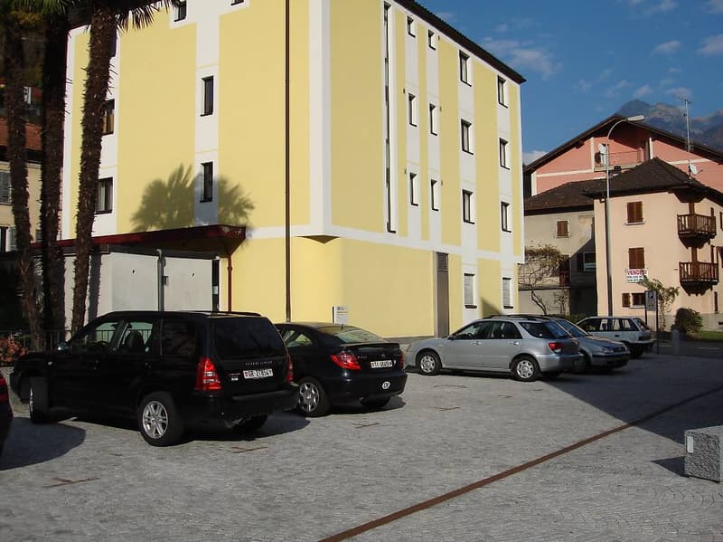 Location de bureau - 2 pièces avec parking inclus - Roveredo (2)