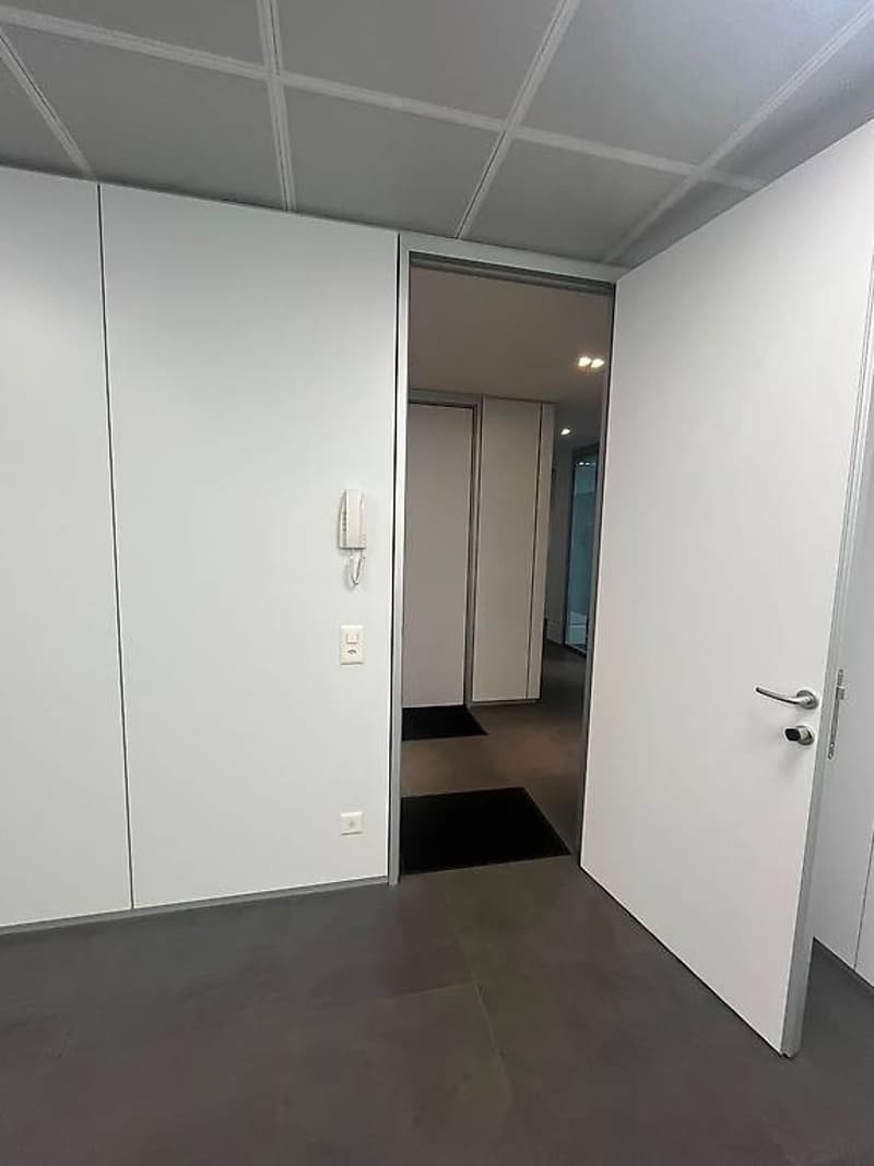 Vaste bureau commercial dans le Centro MiX Moesa Servizi (6)