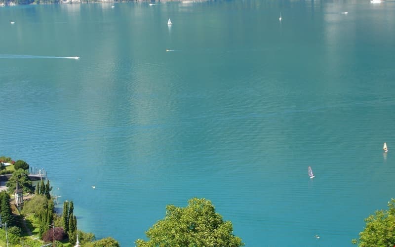 Exclusive Attic Penthouse - Your Dream Home on the Turquoise Walensee - 35 minutes from Zurich (12)