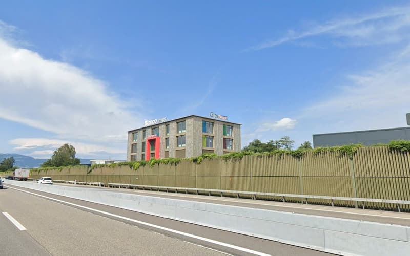 Moderne und grosszügige Bürofläche (175 m²) in Recherswil an der A1 (1)