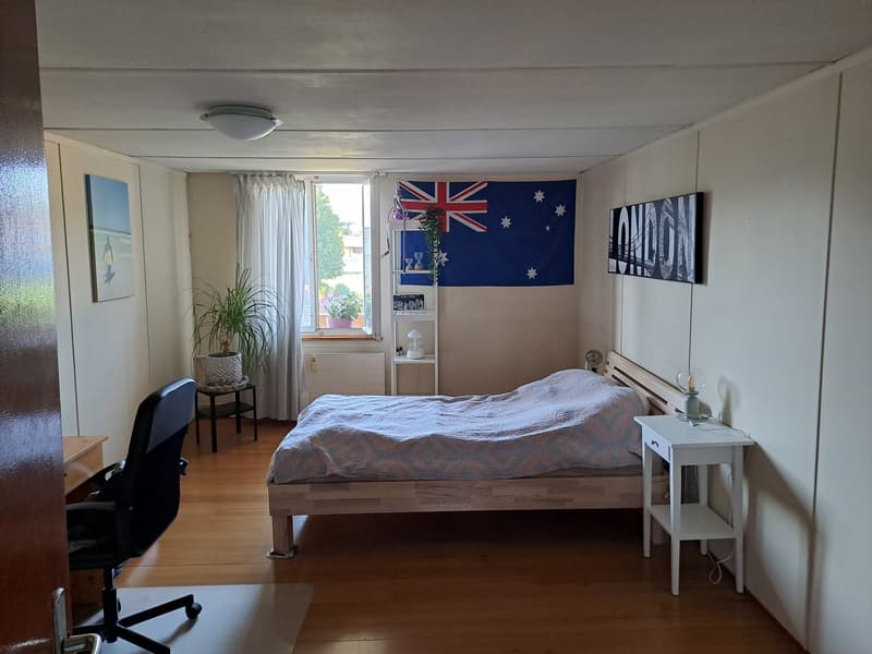2.5-Zimmer-Altbauwohnung mit Balkon (4)