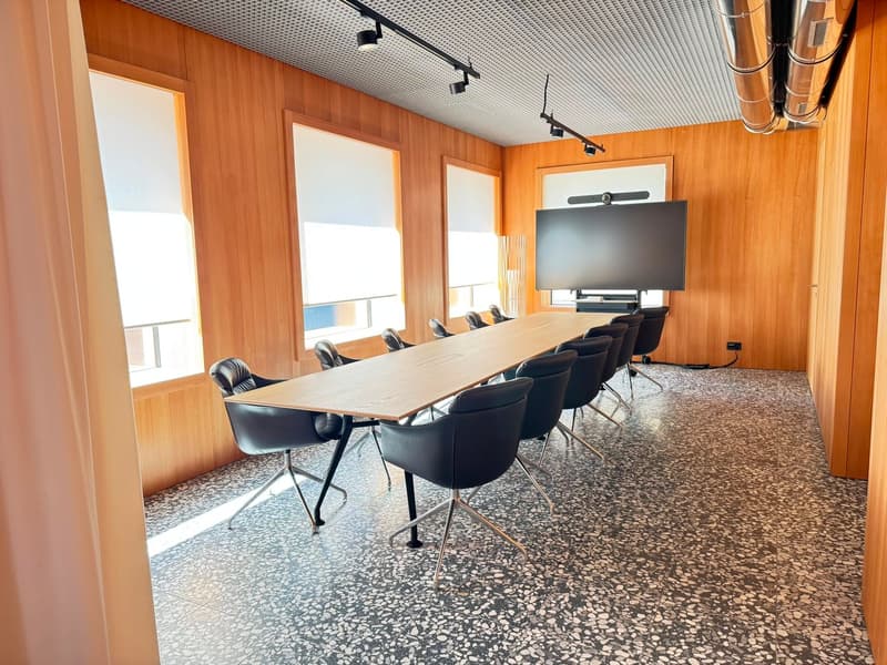 Lichtdurchflutetes Büro im Neubau – ideal für wachsende Unternehmen (9)