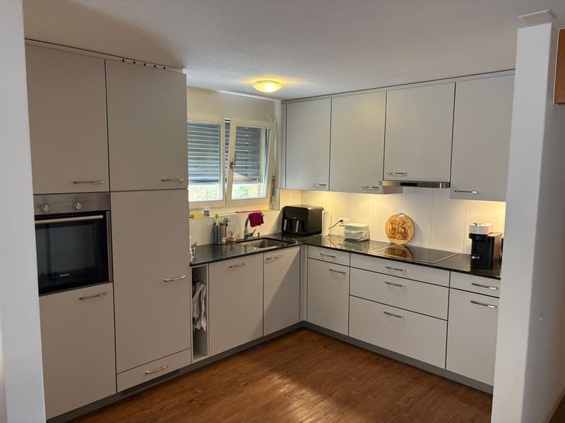 Helle 4.5-Zimmer-Wohnung mit Balkon an zentraler Lage (2)