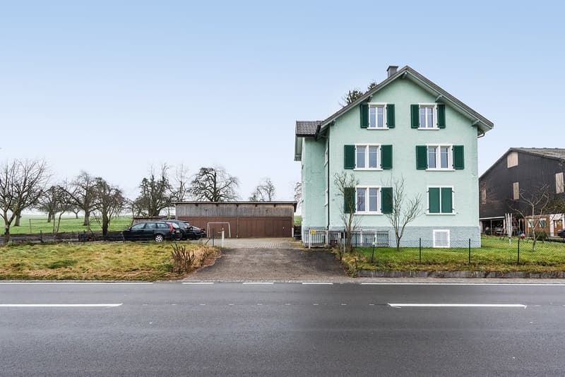 Multi-family house with large plot and great potential in Münchwilen (11)