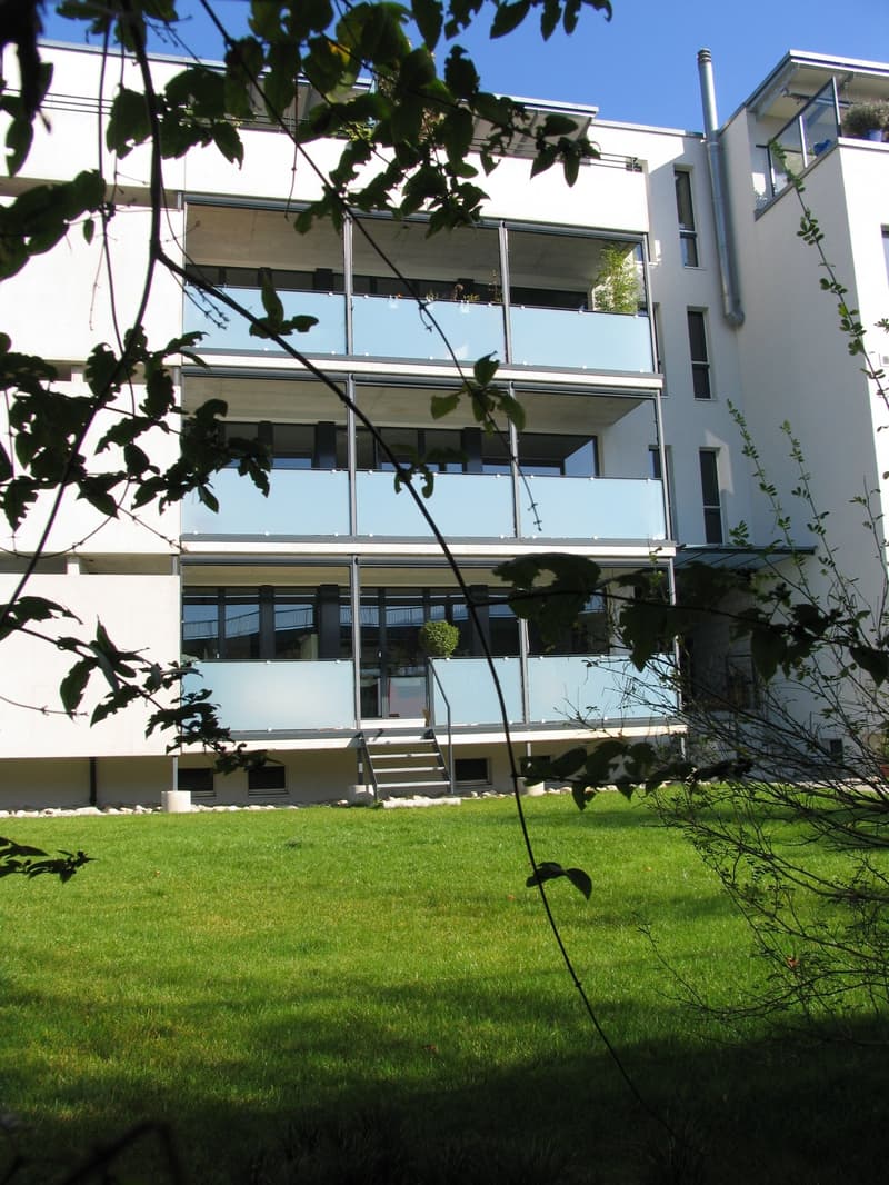Moderne 3 1/2-Zimmer-Erdgeschoss-Loftwohnung mit Balkon in Steffisburg (9)