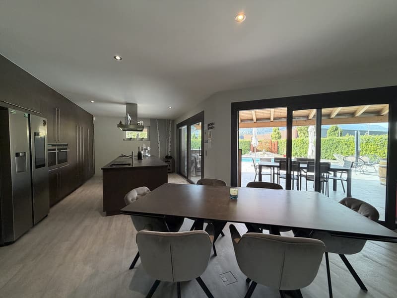 Villa contemporaine avec piscine (2)