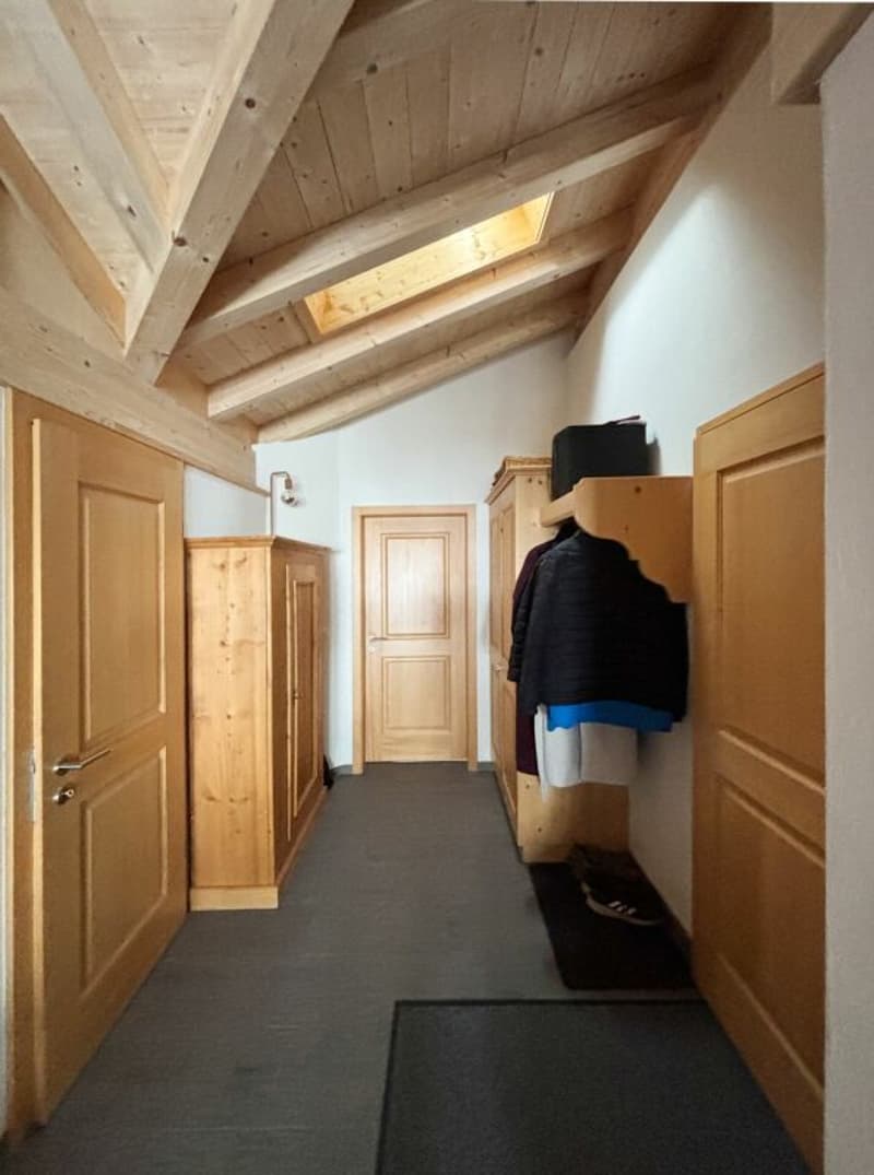 4.5-room attic apartment with mountain view in Zweisimmen (9)