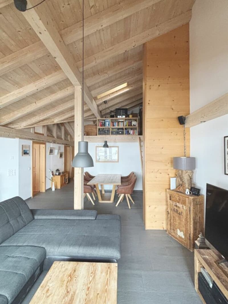4.5-room attic apartment with mountain view in Zweisimmen (3)