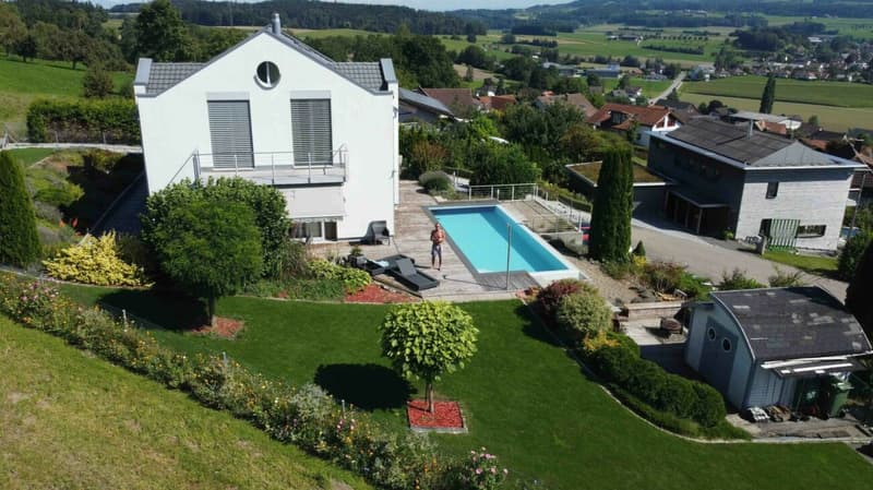 Maison unifamiliale moderne dans un emplacement de rêve avec piscine (4)
