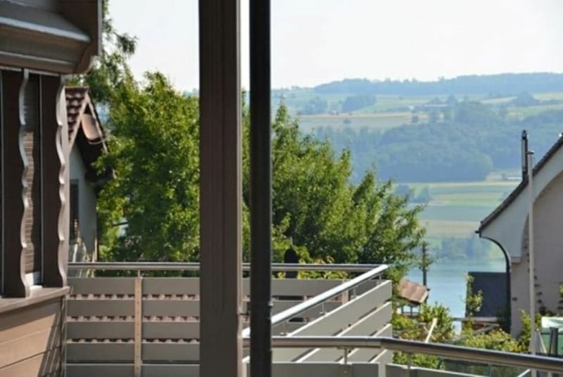 6-bedroom single-family house in a very quiet and sunny location with partial view of Lake Hallwil (5)