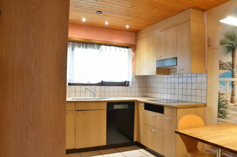 6-bedroom single-family house in a very quiet and sunny location with partial view of Lake Hallwil (11)