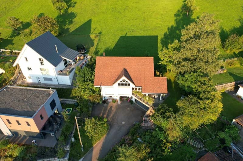 Casa unifamiliare unica di 6,5 locali in una posizione da sogno (2)