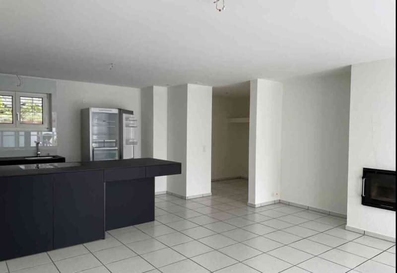 Beautiful and modern 3-room apartment in Sissach with private garden, chimney, 2WC, bathtub, separate shower, and much more... (7)
