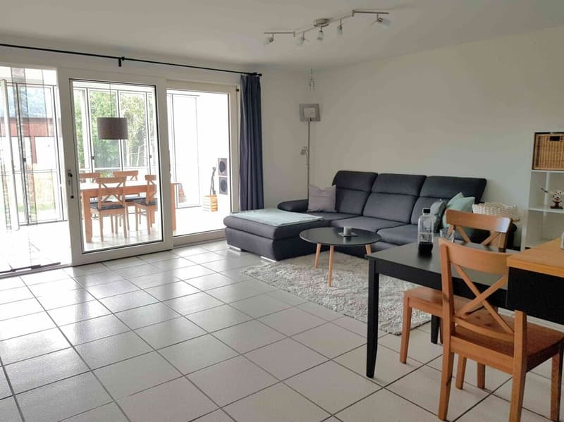 Beautiful and modern 3-room apartment in Sissach with private garden, chimney, 2WC, bathtub, separate shower, and much more... (2)