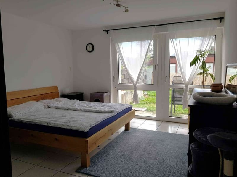 Beautiful and modern 3-room apartment in Sissach with private garden, chimney, 2WC, bathtub, separate shower, and much more... (4)