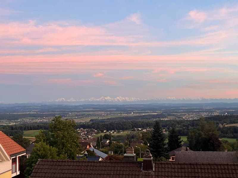 Appartement spacieux 4,5 pièces avec vue imprenable et 170 m² d'espace habitable (12)